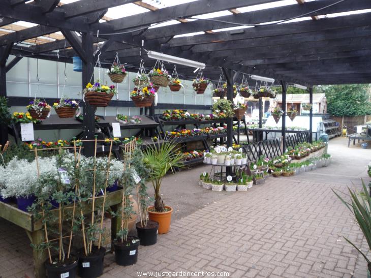Van Hage, Chenies JustGardenCentres