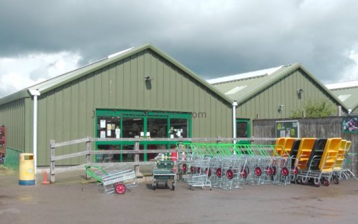 Entrance to Haddenham Garden Centre