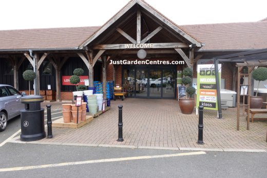 Entrance to Mappleborough Green Garden Centre