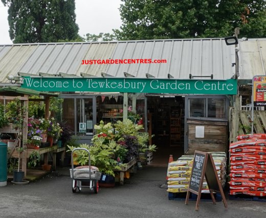 Entrance to Tewkesbury Garden Centre